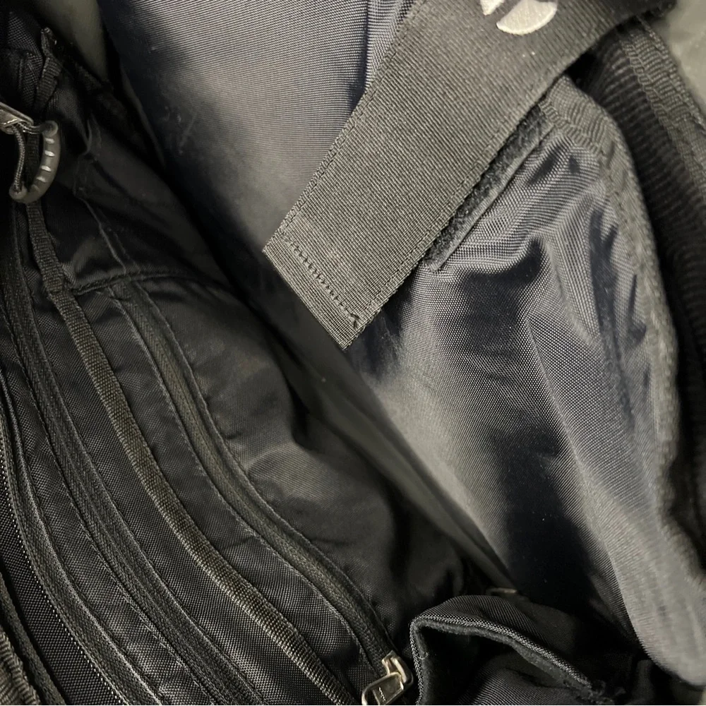 YAK PAC Messenger Crossbody Computer Bag Black Gray Many Pockets.